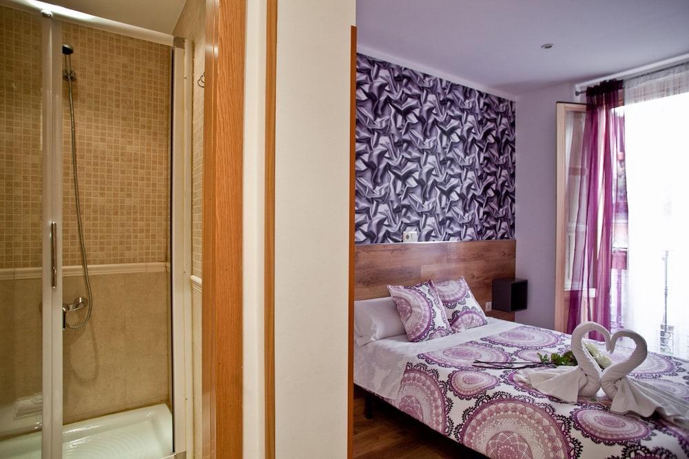 Hostal Abel Victoriano Madrid Bagian luar foto