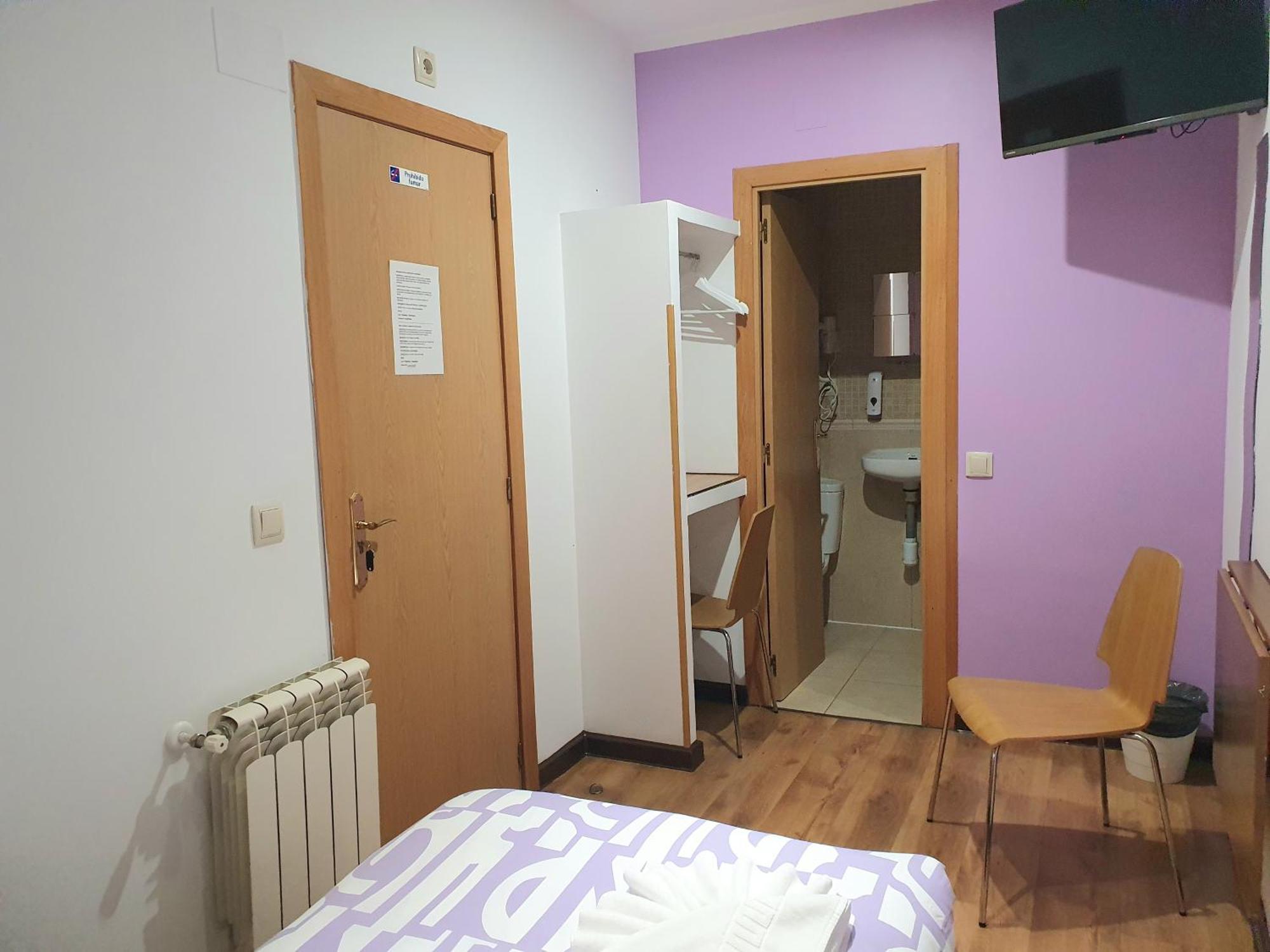 Hostal Abel Victoriano Madrid Bagian luar foto