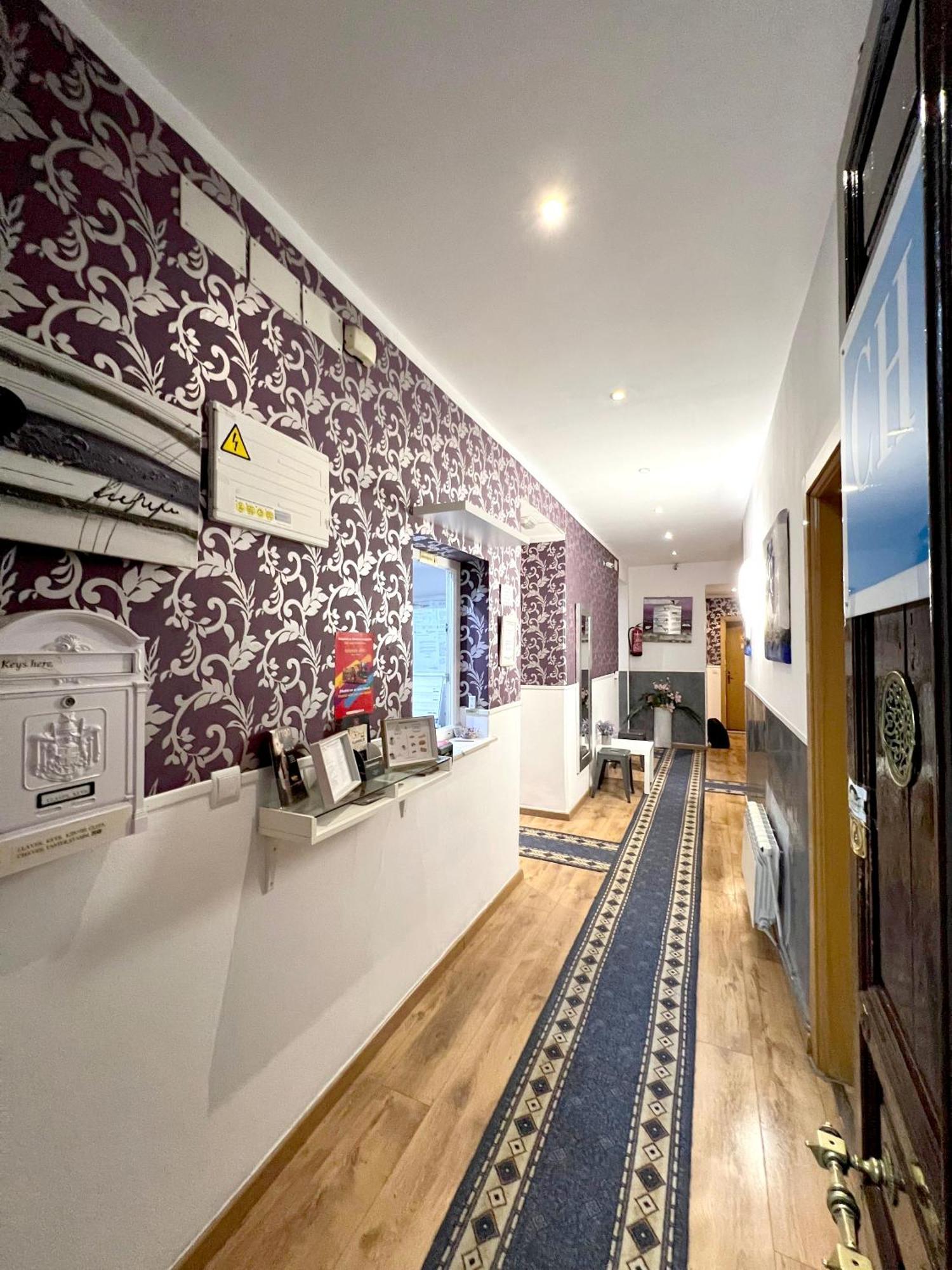 Hostal Abel Victoriano Madrid Bagian luar foto