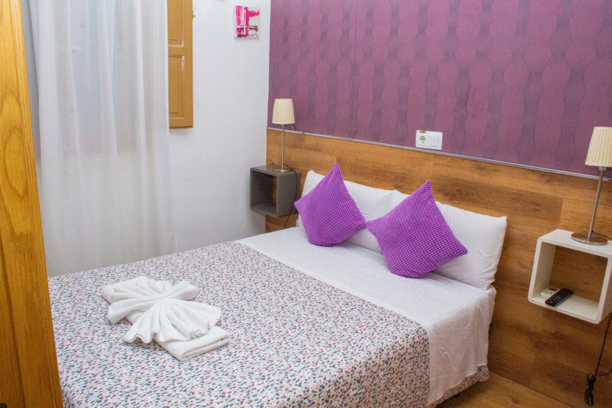 Hostal Abel Victoriano Madrid Bagian luar foto
